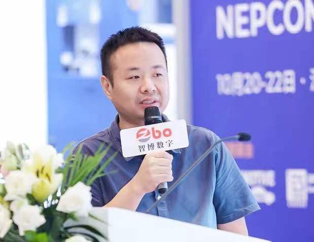 インテリジェントサービスロボットの最強の頭脳となる